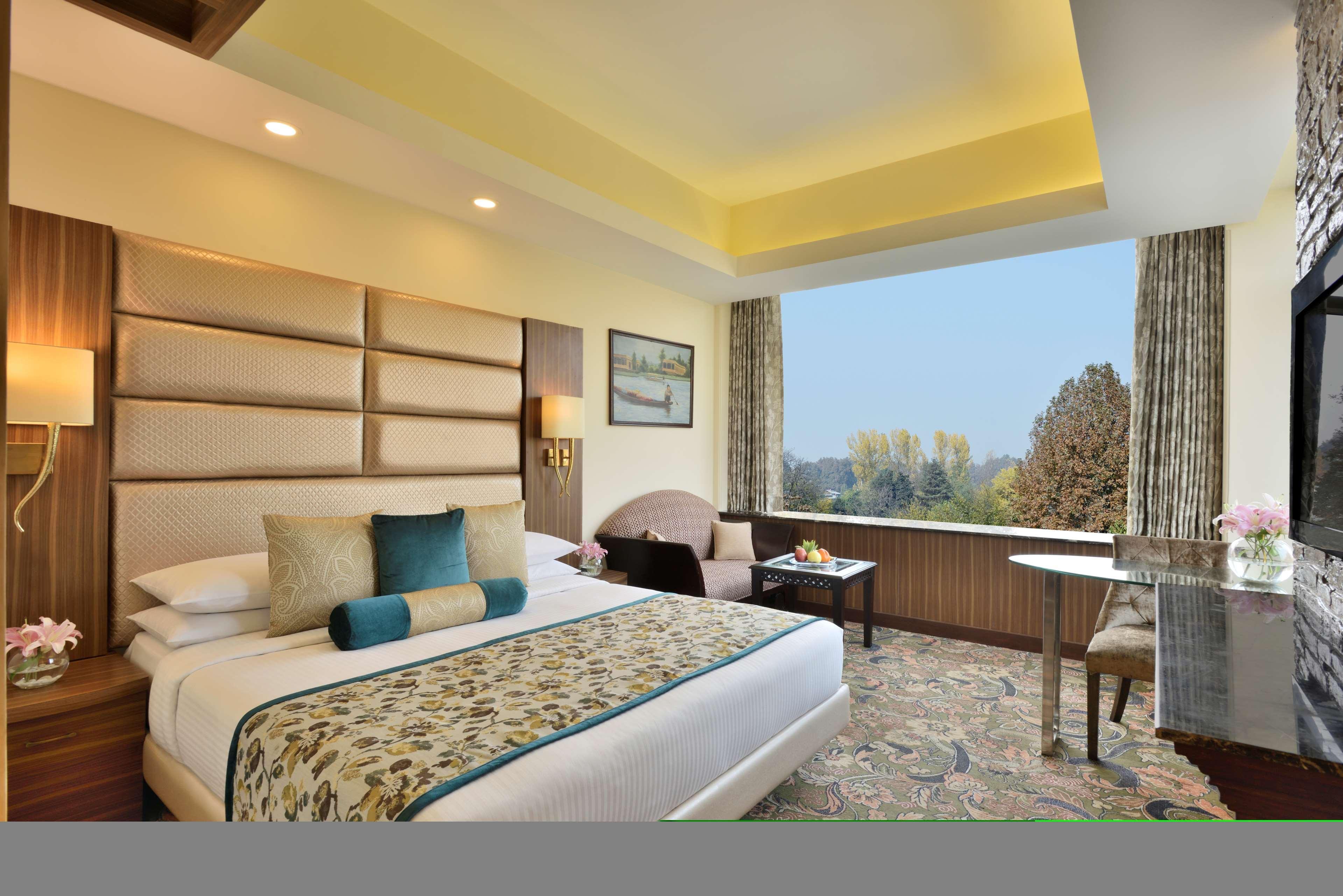 Radisson Srinagar Hotel Eksteriør billede