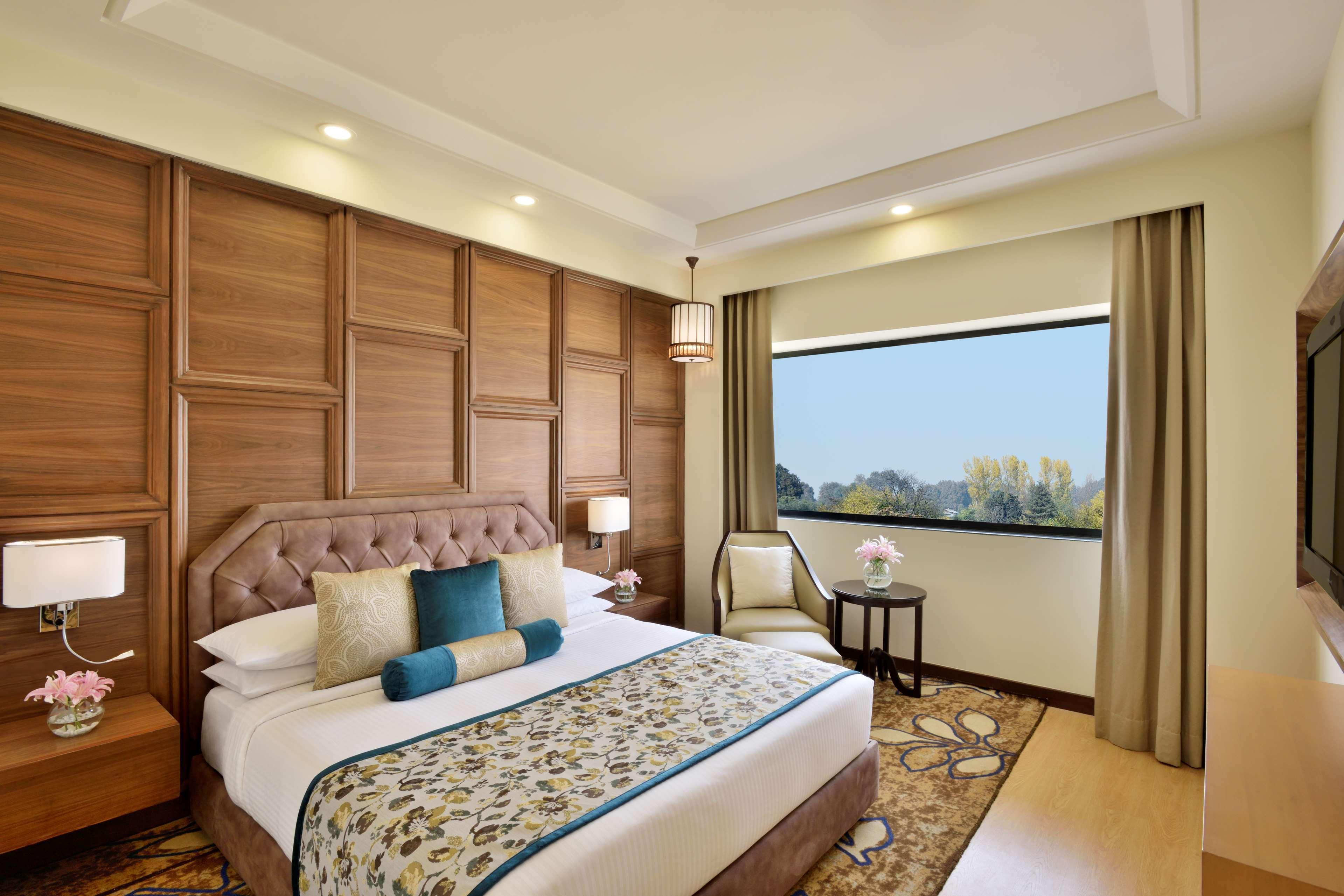 Radisson Srinagar Hotel Eksteriør billede