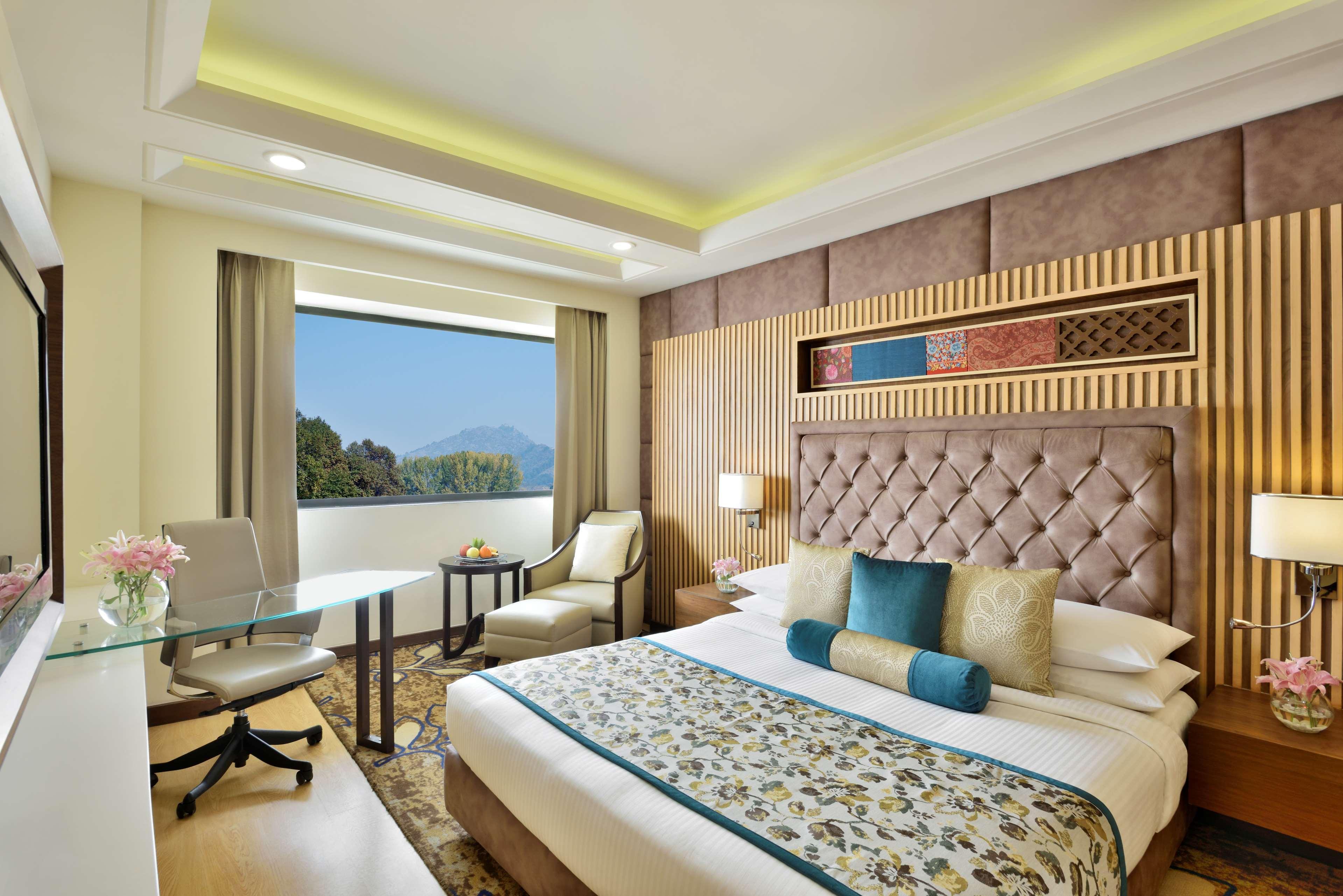 Radisson Srinagar Hotel Eksteriør billede
