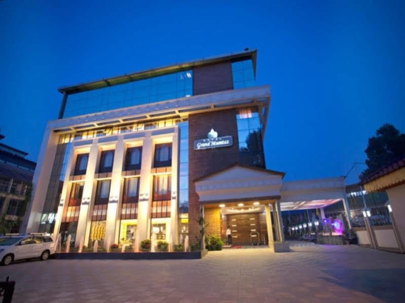 Radisson Srinagar Hotel Eksteriør billede