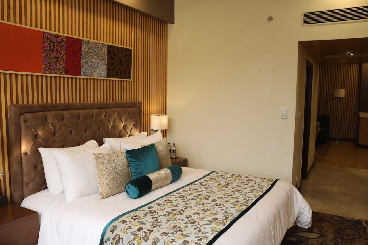 Radisson Srinagar Hotel Eksteriør billede