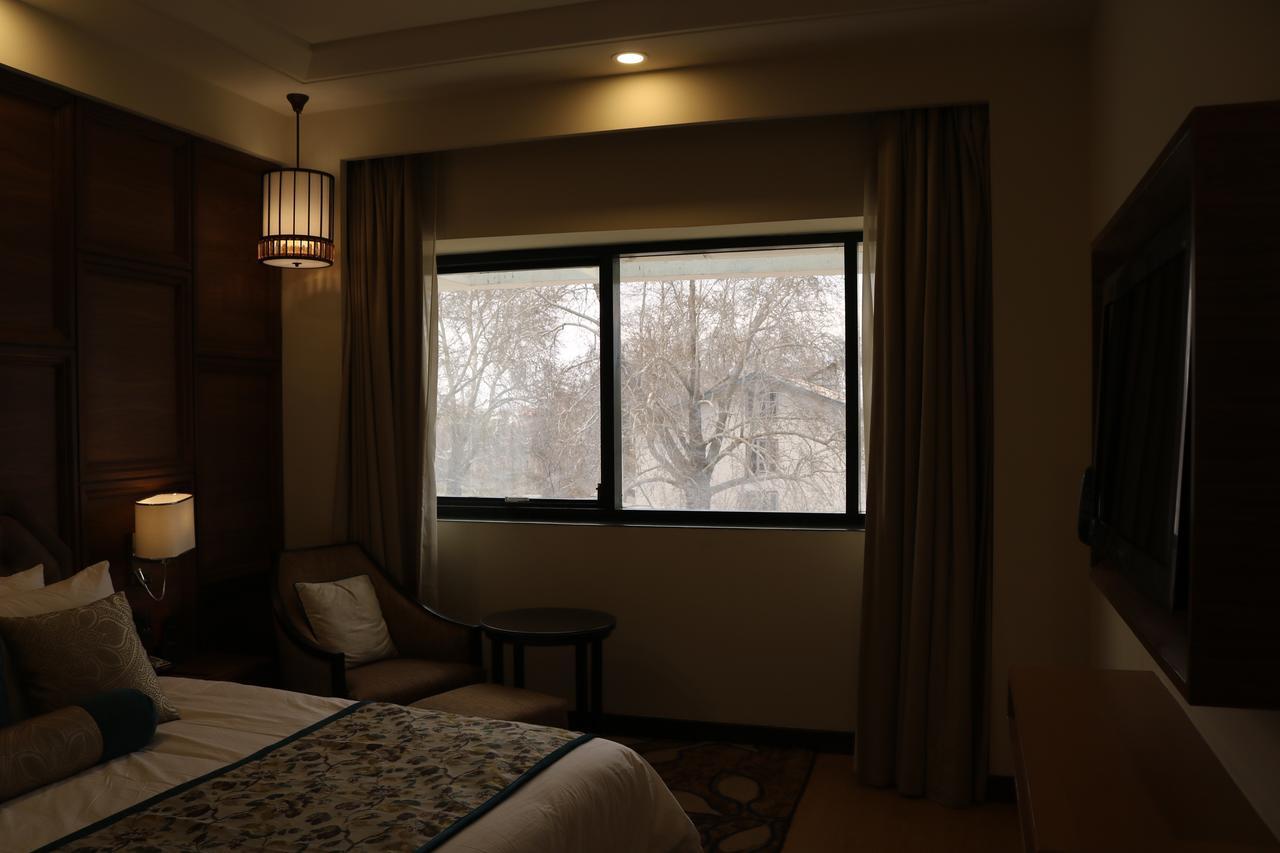 Radisson Srinagar Hotel Eksteriør billede