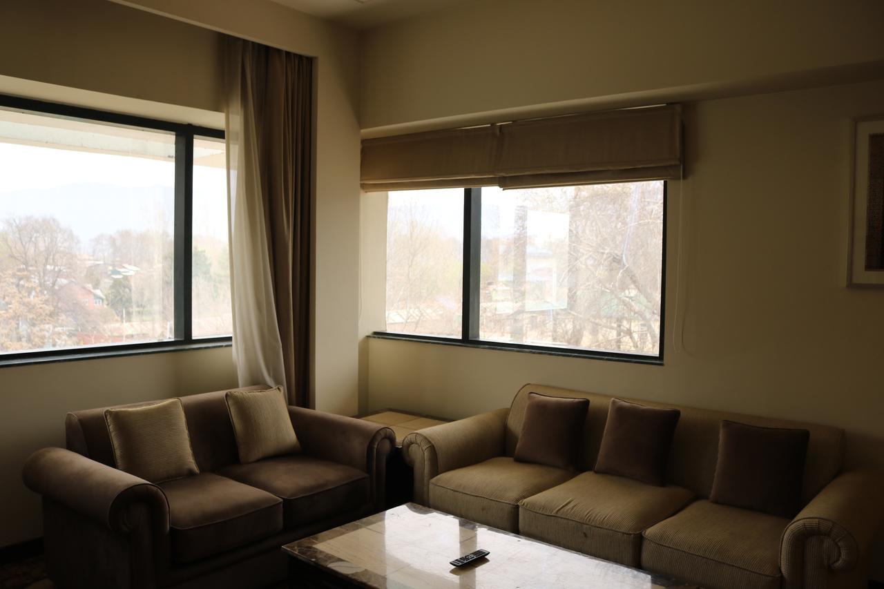 Radisson Srinagar Hotel Eksteriør billede