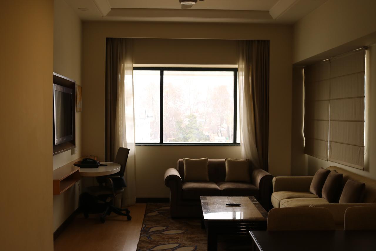 Radisson Srinagar Hotel Eksteriør billede