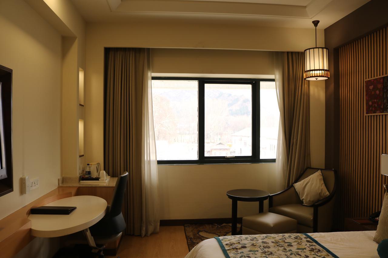 Radisson Srinagar Hotel Eksteriør billede