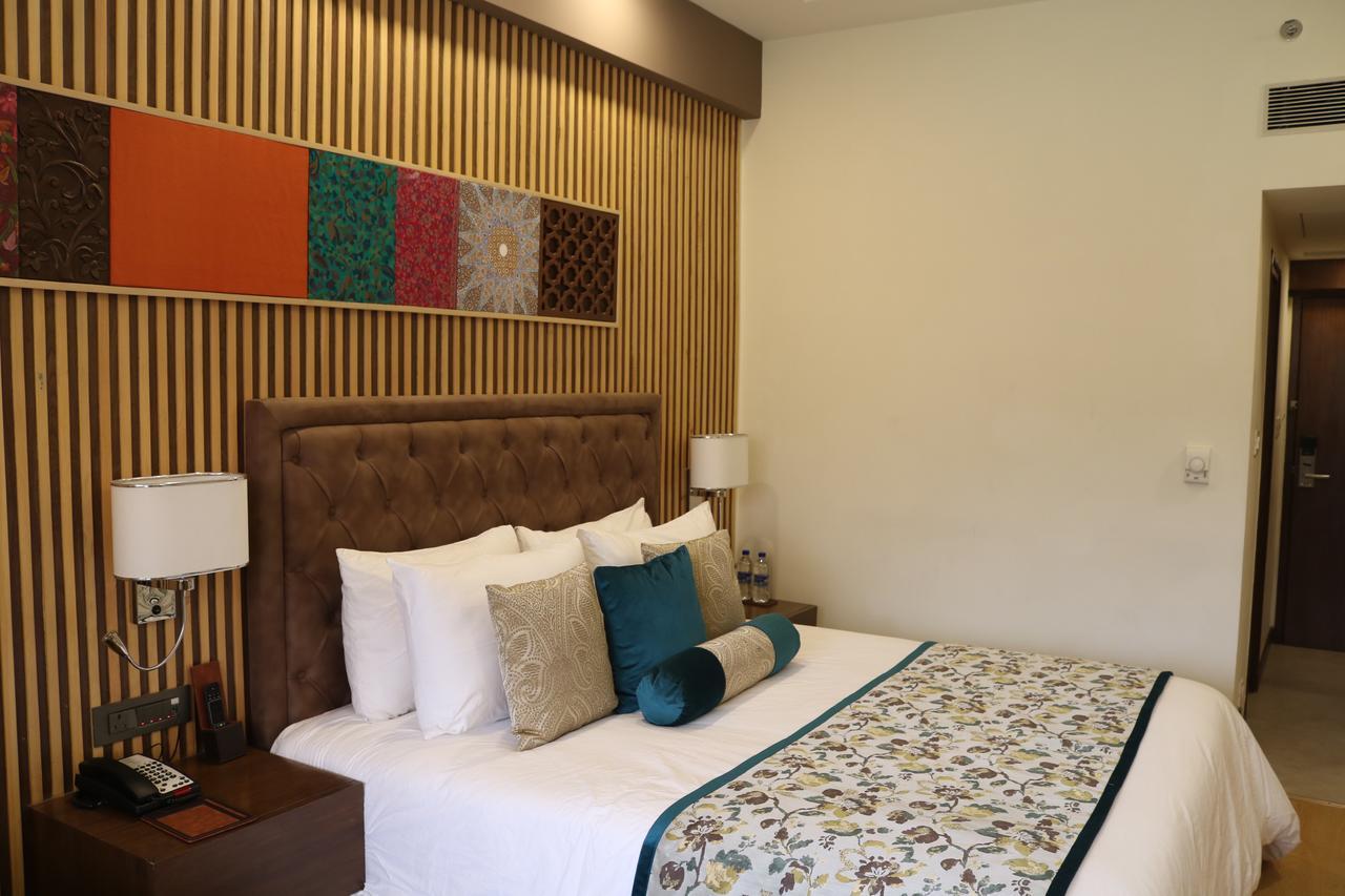 Radisson Srinagar Hotel Eksteriør billede